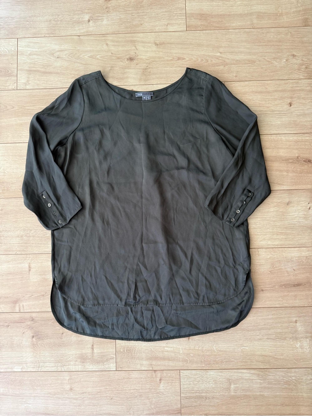 Vince 100% Silk Tunic Blouse Womens Medium Charcoal Gray Hi Low Minimalist